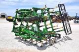 John Deere 960 21' 3-pt. field cultivator