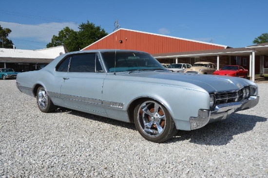 1966 Oldsmobile Starfire