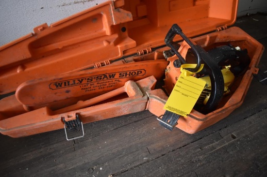Stihl chainsaw with case