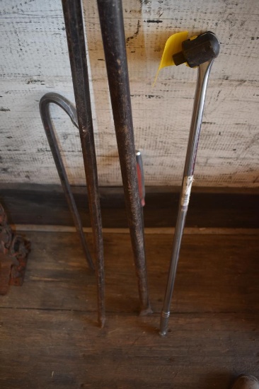 Prybars, breaker bars and crowbars