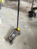 Rolling floor jack