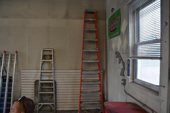 Louisville 10' fiberglass step ladder