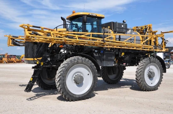 2016 Rogator 1100B self-propelled sprayer