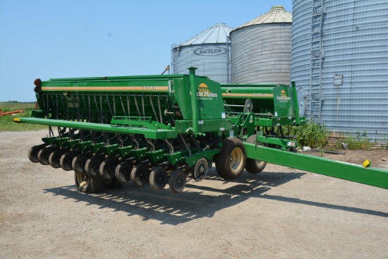 Great Plains 2S-2600-4275 26' front fold grain drill