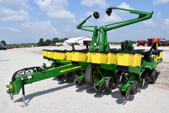 2013 John Deere 1760 12 row 30" planter