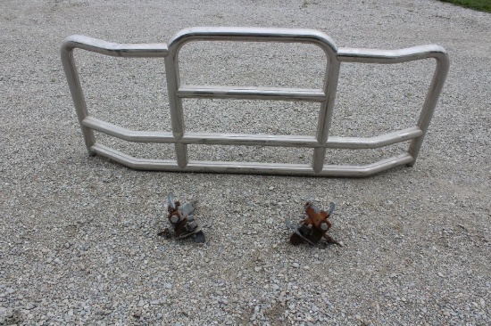 Brush guard off Peterbilt 579 semi