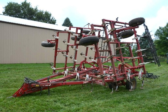 Willrich 3400 34'6" field cultivator