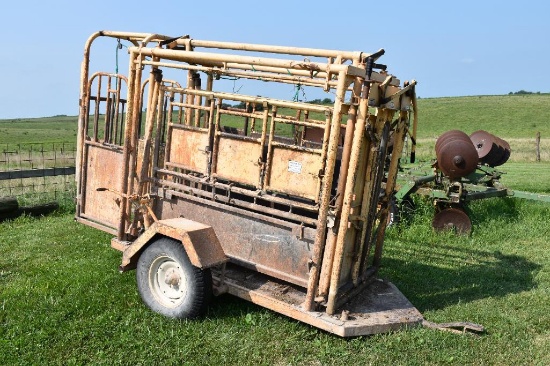 Foremost 450 portable cattle working chute