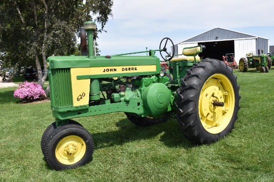 1958 John Deere 620 tractor