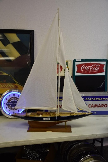 Wooden model sailboat (Shamrock) very detailed