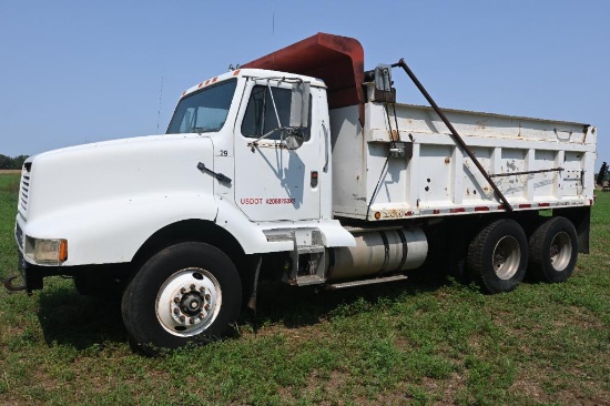 1988 IHC 8300 dump truck