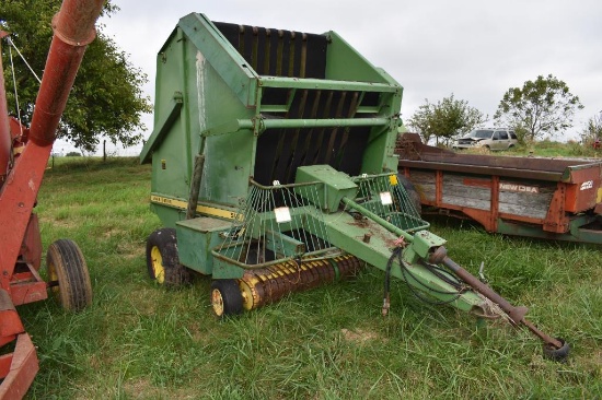 John Deere 510 Round baler