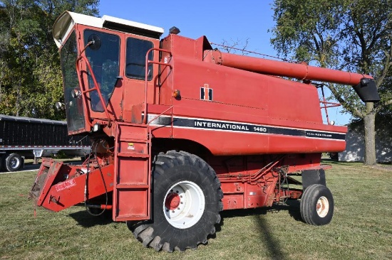 International 1460 2wd combine
