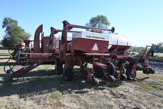 Case IH 955 Cyclo-Air 12 row 30" planter