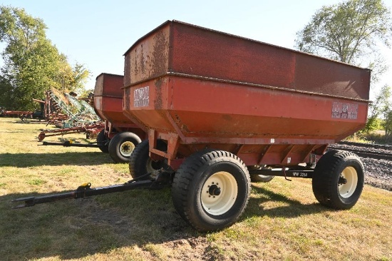 M&W B400 400 bu. little red wagon on newer WW2214 Westendorf gear