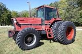 International 5488 MFWD tractor