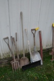 Quantity of long handled tools