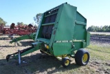 John Deere 535 round baler