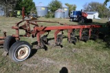 IHC 710 6-bottom plow