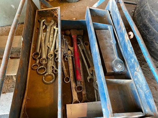 Toolbox w/selection of hand tools