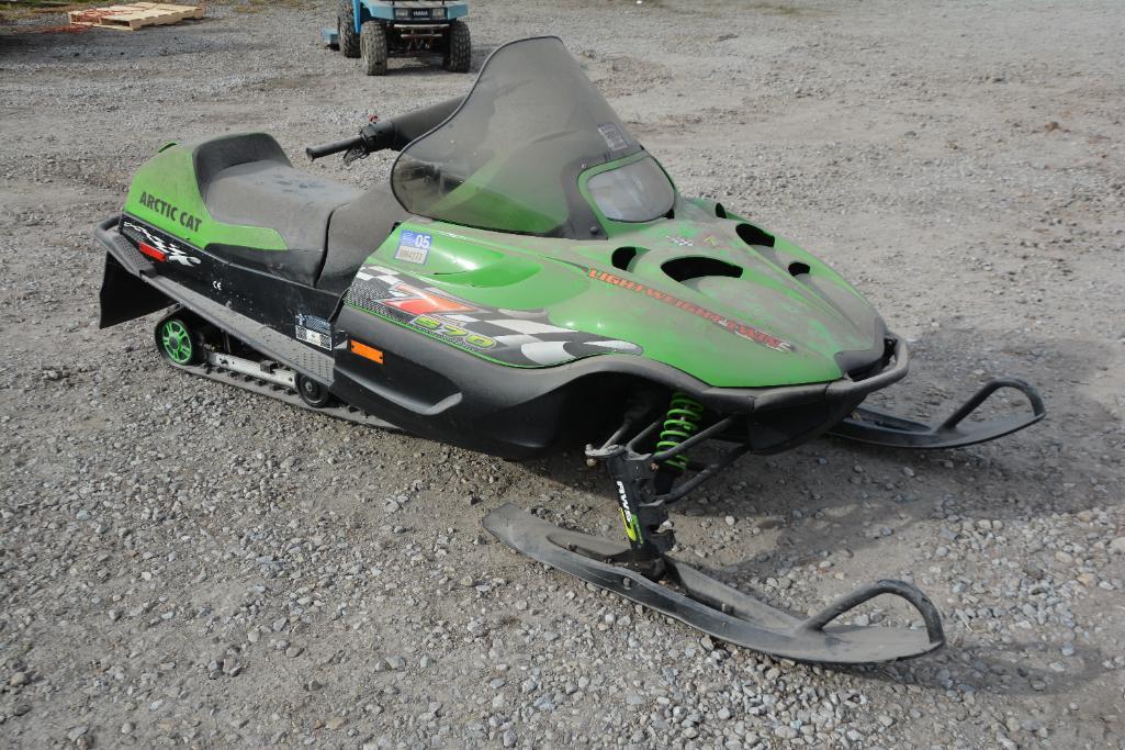 Arctic Cat Z570 Light Weight twin snowmobile | Proxibid