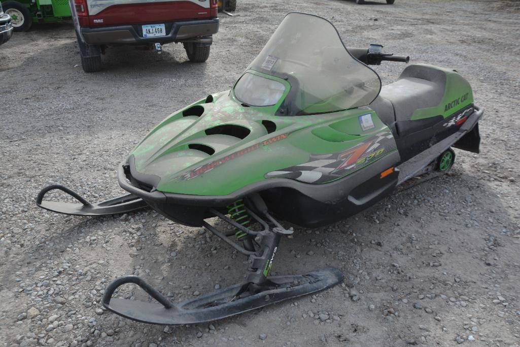 Arctic Cat Z570 Light Weight twin snowmobile | Proxibid