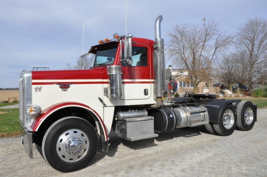 2011 Peterbilt 388 day cab semi
