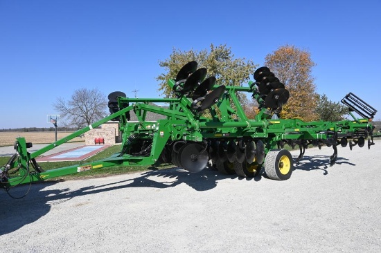 2016 John Deere 2730 9-shank disk ripper