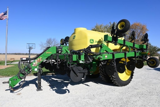 2016 John Deere 2510L 23-knife liquid applicator