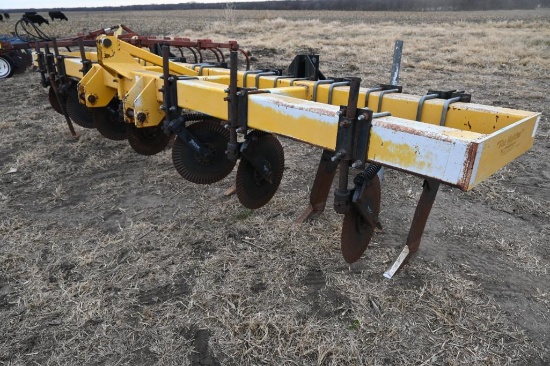 Agri-Products 7-shank 3-pt. inline ripper
