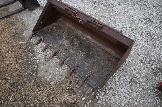 60" bucket w/ teeth