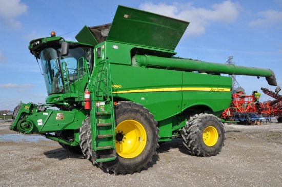 2012 John Deere S680 4wd combine