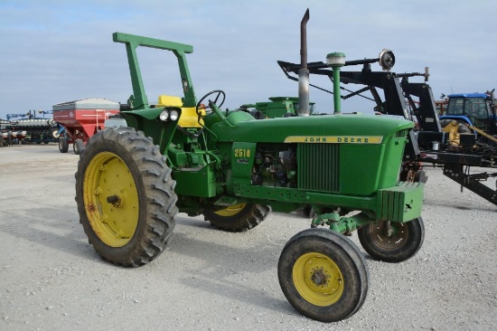 1966 John Deere 2510 2wd tractor
