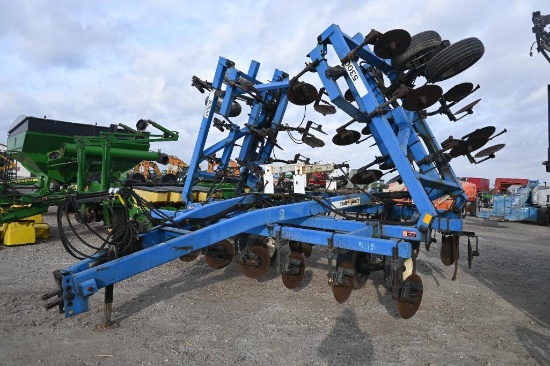 DMI 5300 19 knife NH3 applicator