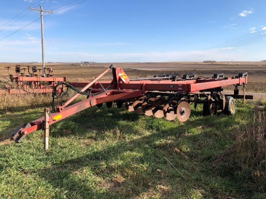 Landoll Weatherproofer 2200 6 shank disk ripper