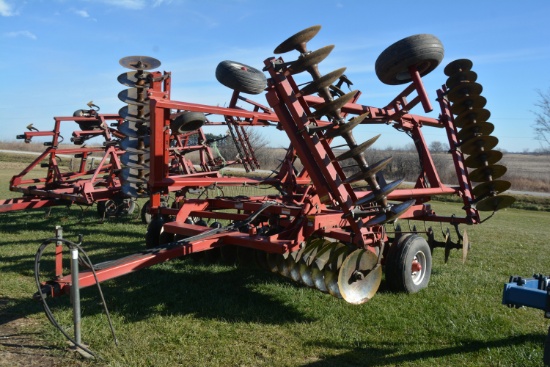 International 3950 25' Disk