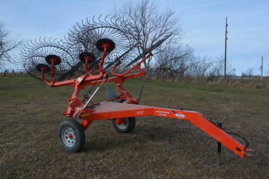 Kuhn SR 108 8 wheel hayrake