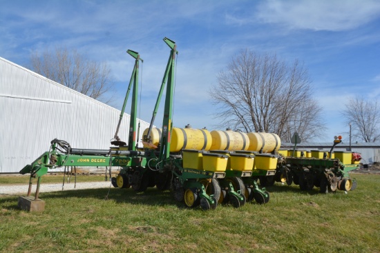 1995 John Deere 7200 Conservation 12 row 30" no till Max Emerge planter