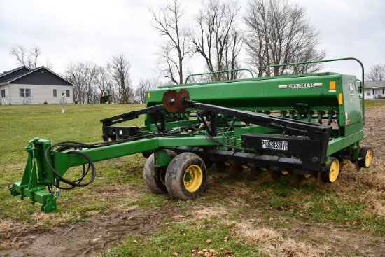 John Deere 750 15' grain drill
