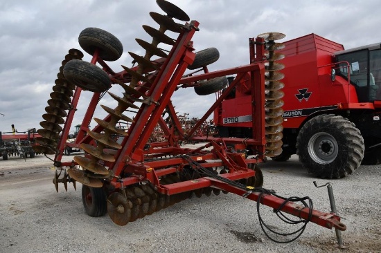 Case-IH 3950 28.5' disk