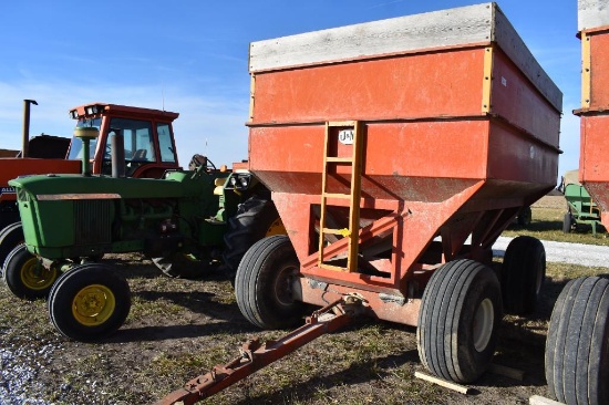 J&M 350-20 gravity wagon on J&M running gear
