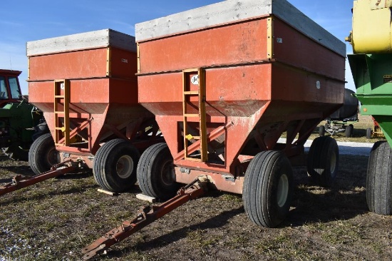 J&M 350-20 gravity wagon on J&M running gear