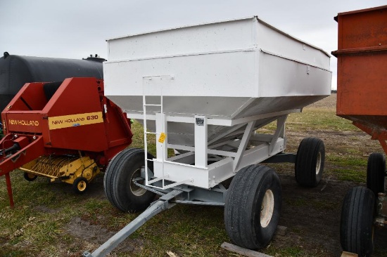 M&W gravity wagon
