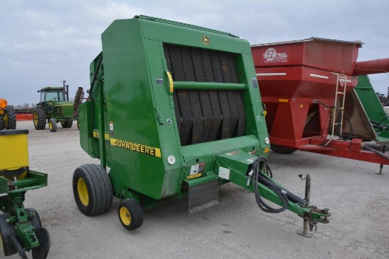 1998 John Deere 566 round baler