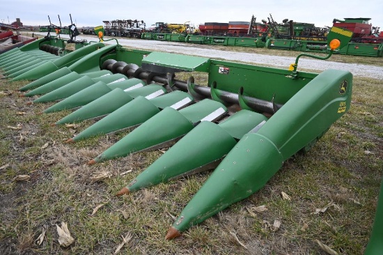 John Deere 893 8 row 30" corn head