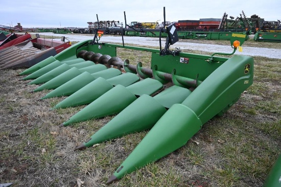 John Deere 893 8 row 30" corn head