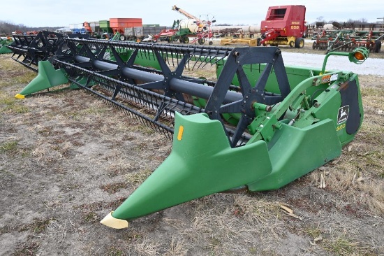 John Deere 920F 20' grain platform