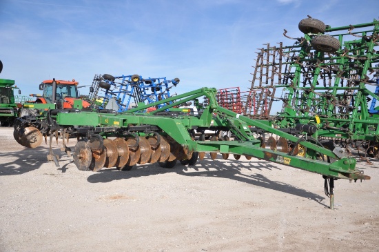2007 John Deere 512 17'6" 7 shank disk ripper