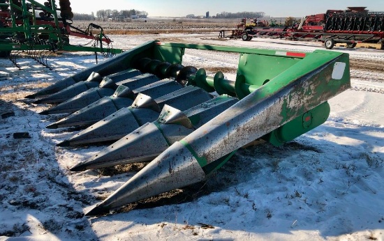 1981 John Deere 643 6 row 30" corn head