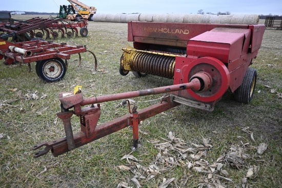 New Holland 315 small square baler